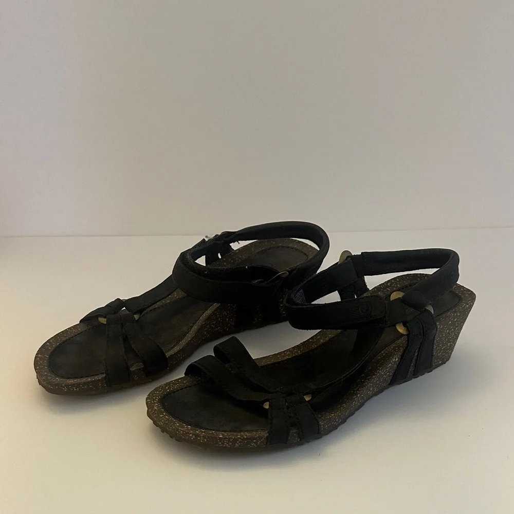 Teva Women’s Ventura Leather Wedge Strappy Sandal Dark Cork US 7 EUR 38‎ Used